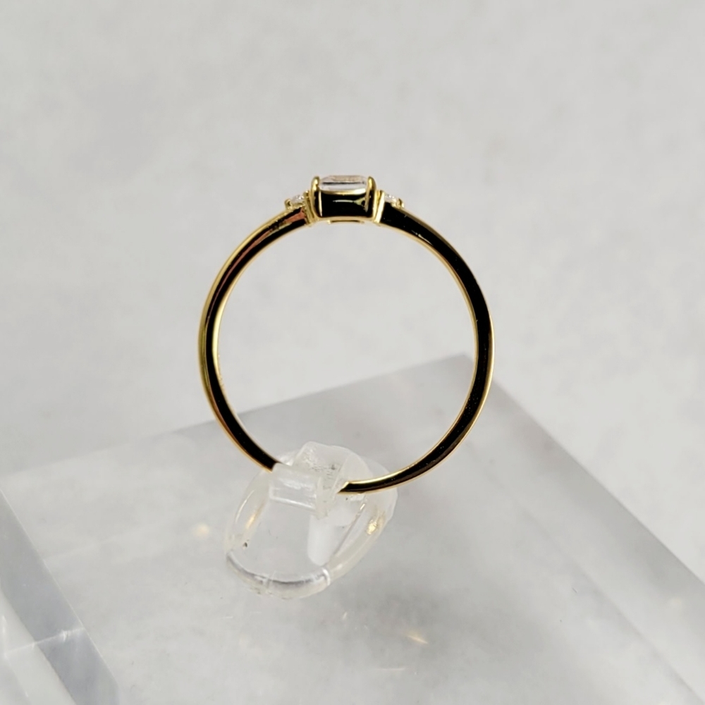 18k Yellow Gold Dainty Princess Cut Ring - Picture 6 of 10